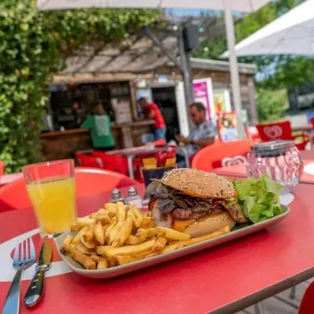 3 Etoiles - Piscine - Ccbbehi 营地 *